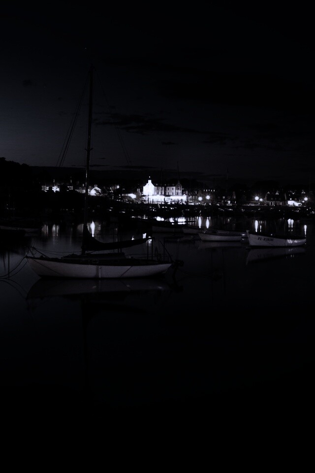 Лодки на вечерней воде обои