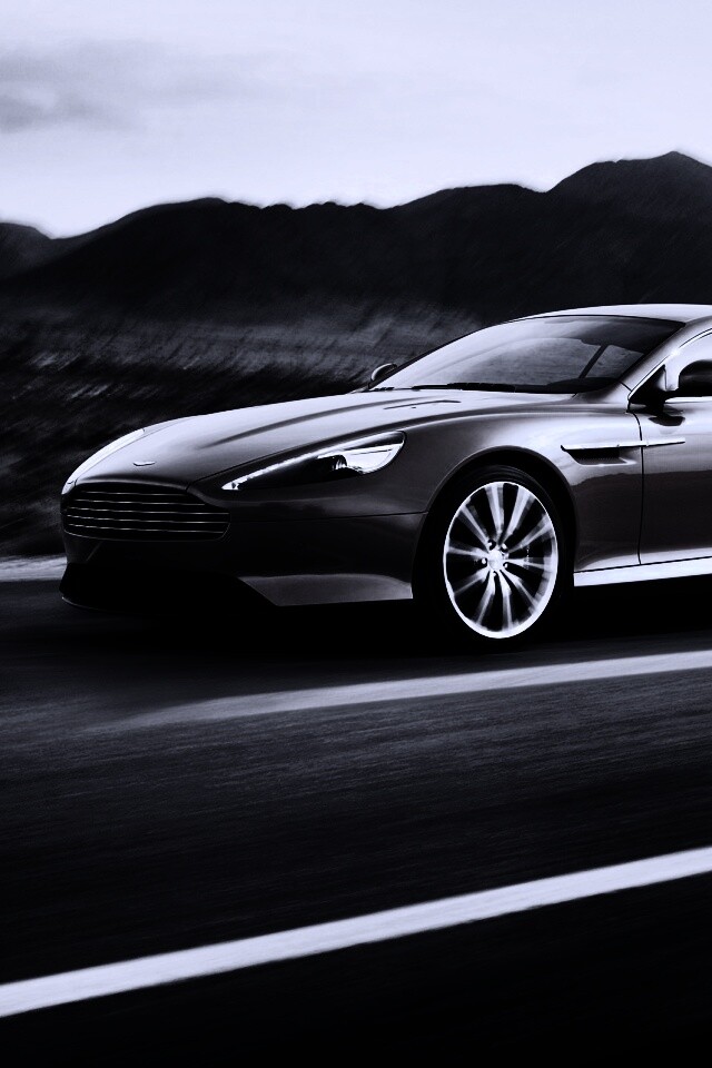 Астон Мартин на шоссе обои