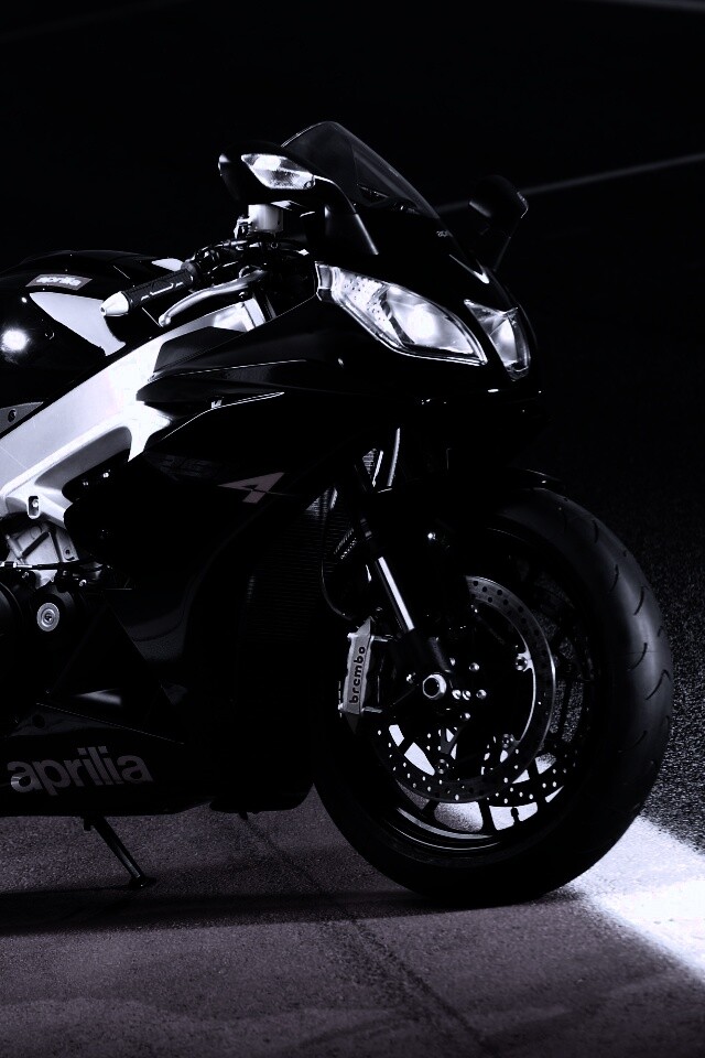 Aprilia на треке обои