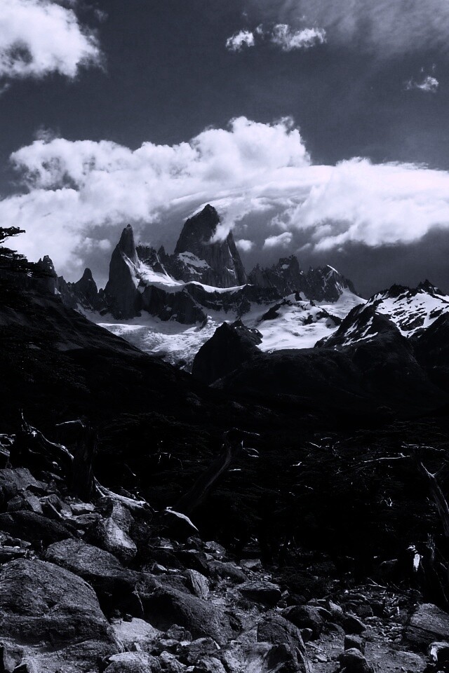 Далекие горные вершины обои