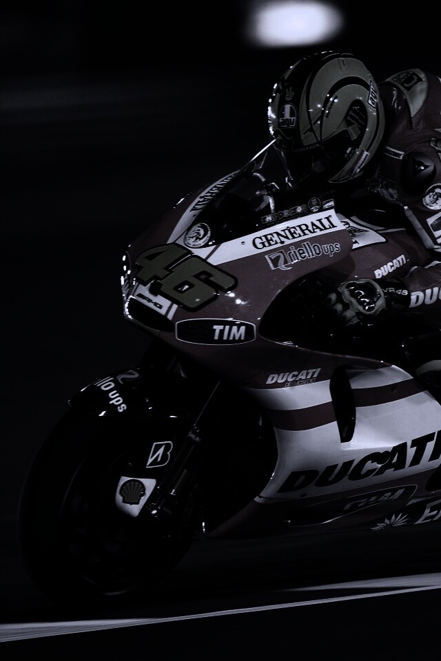 Мотоциклист на треке обои