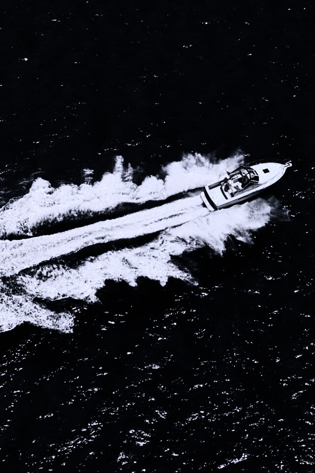 Вид на катер обои