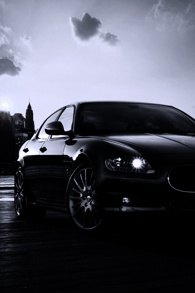 Черная мазерати на пирсе обои