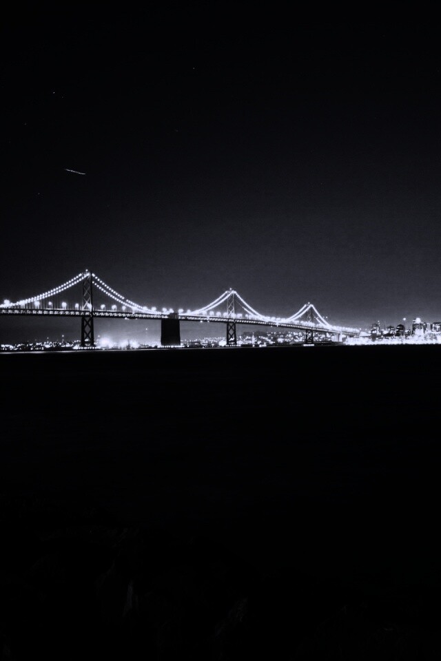 Вид на ночной мост обои