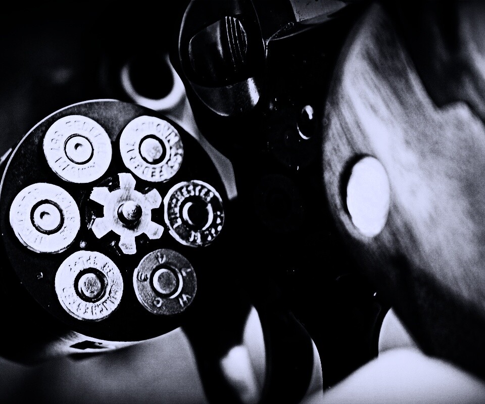 Револьвер обои