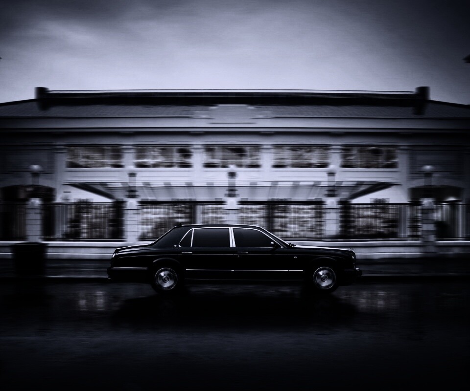 Бентли в городе обои