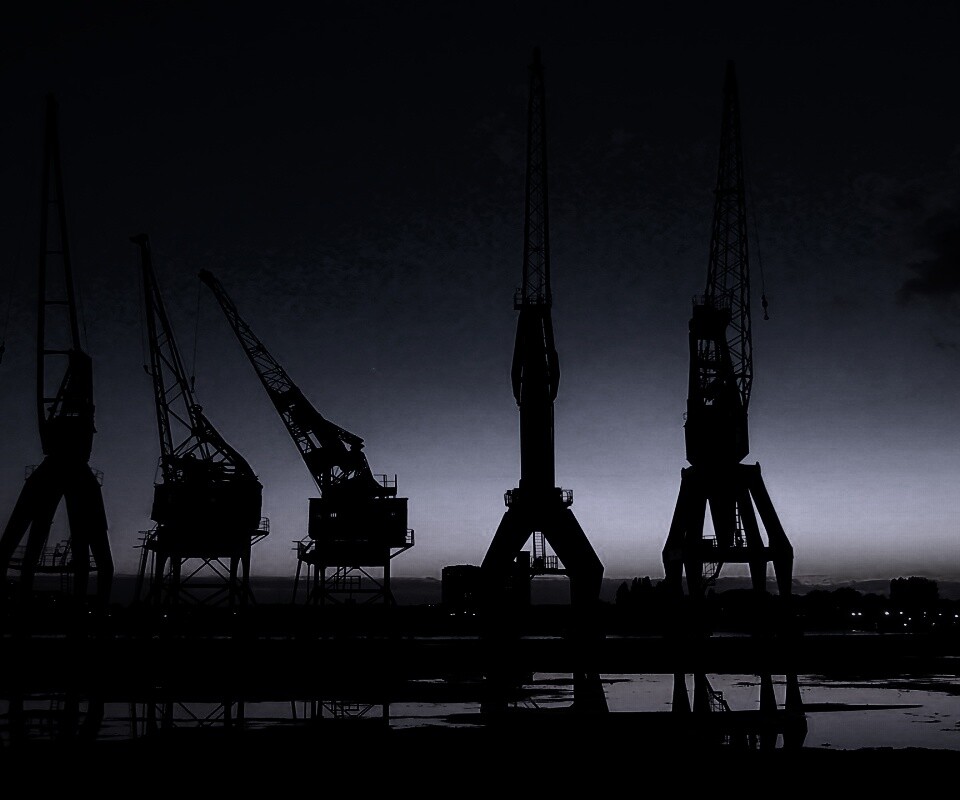 Силуэты портовых кранов обои