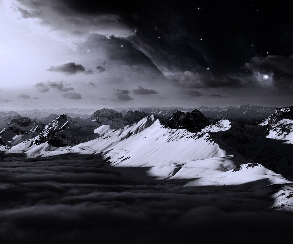 Горный хребет над облаками обои