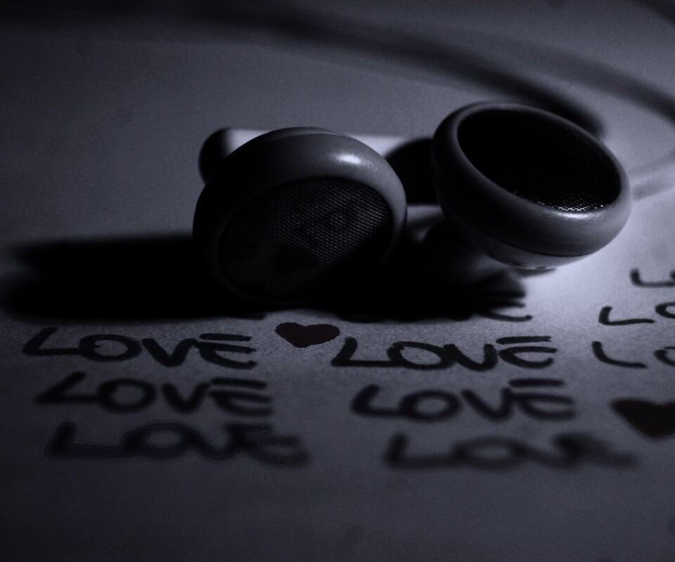 Наушники и любовь обои