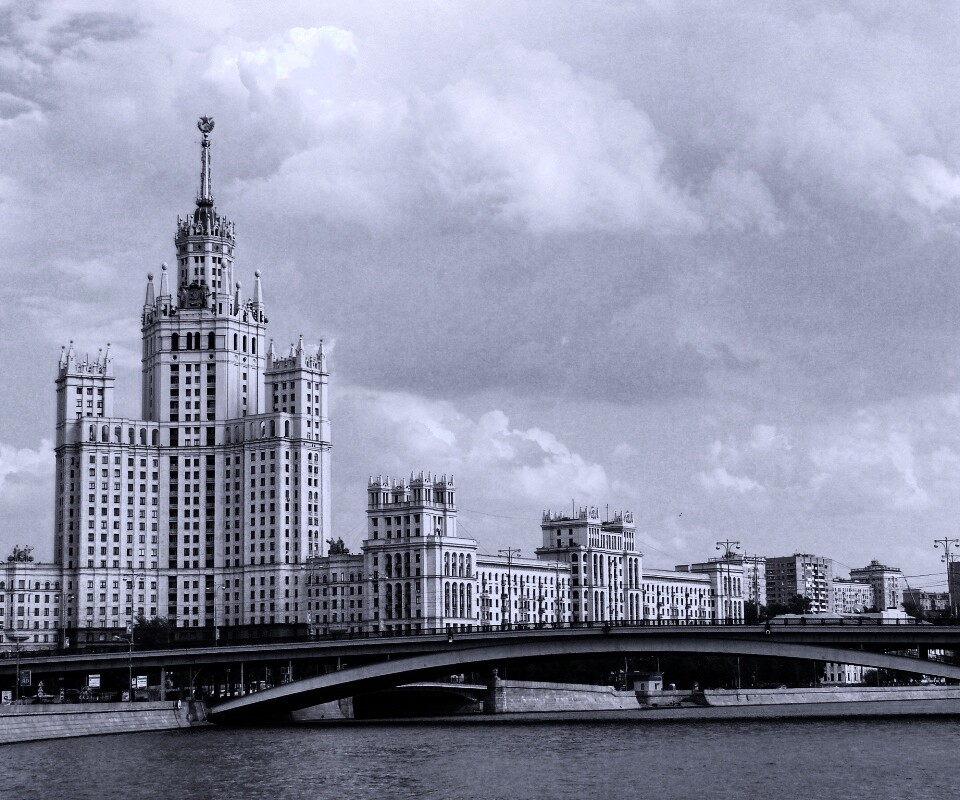 Высотка на Котельнической набережной обои