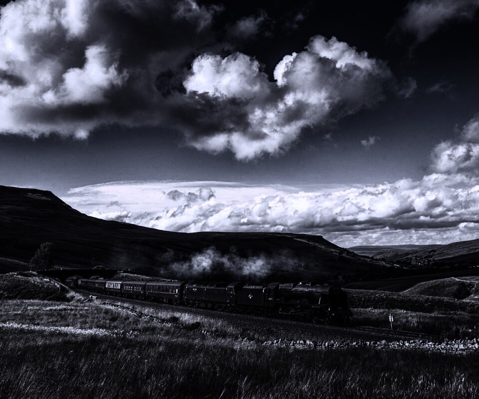 Поезд в долине обои