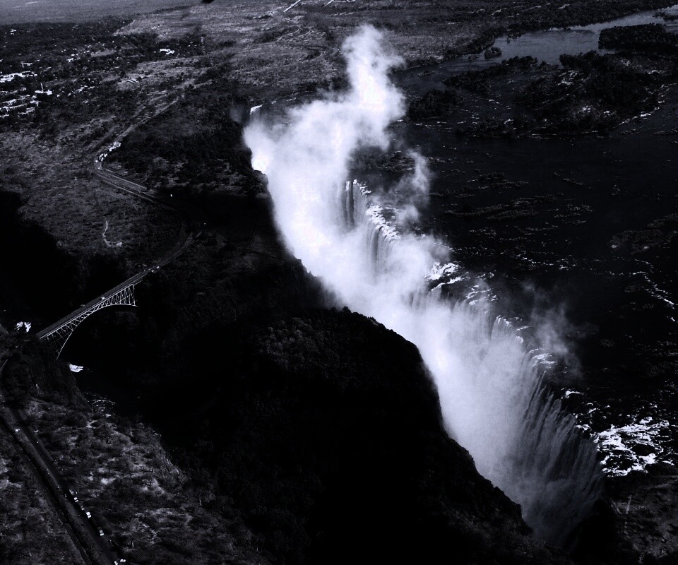 Живописный водопад обои
