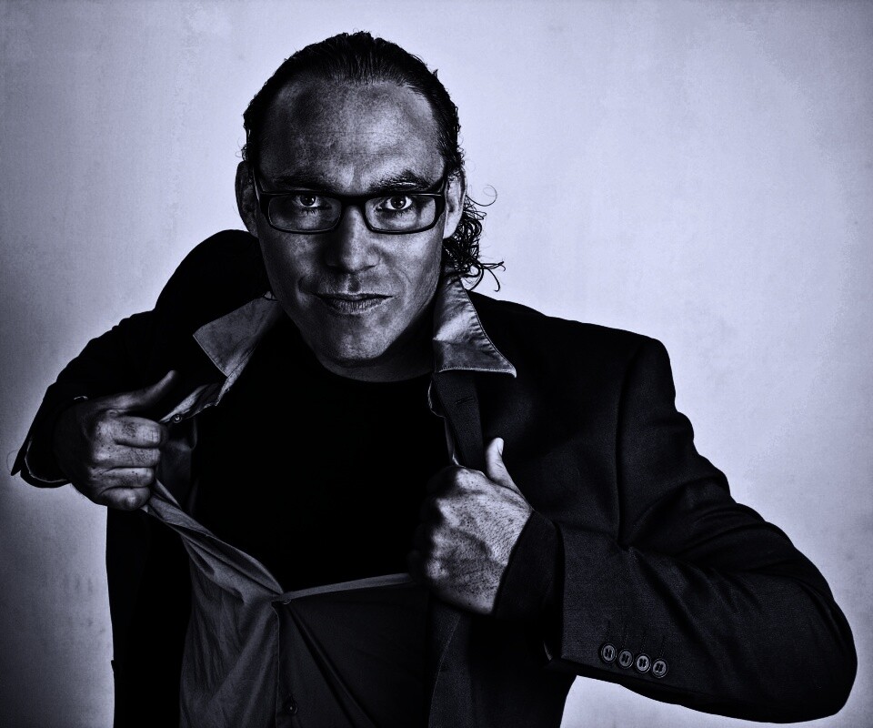 Спешит на помощь обои