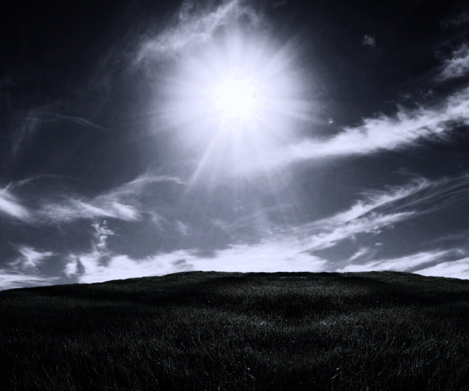 Солнце над холмом обои