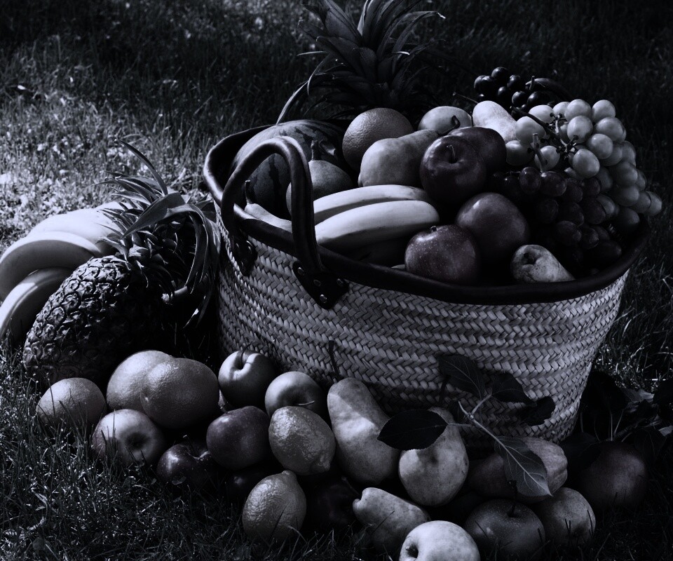 Корзина с фруктами обои