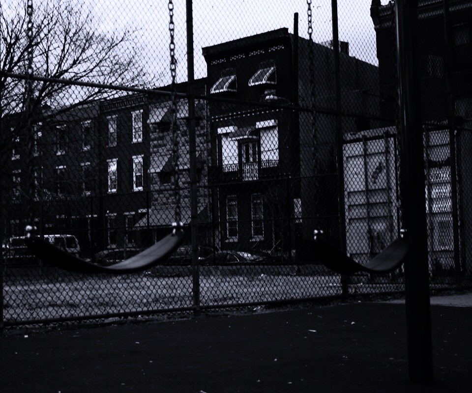 Пустые качели обои