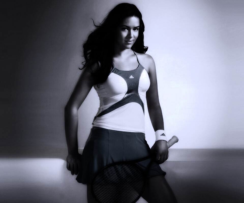 Анна иванович в форме от Adidas обои