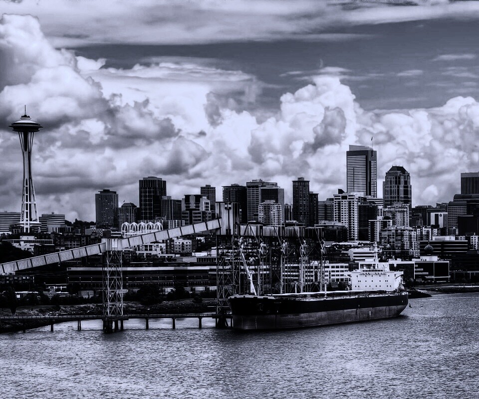 Баржа в ожидании отплытия обои