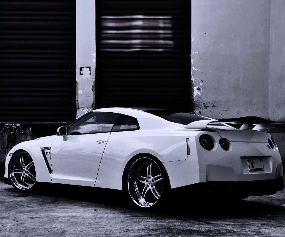 Спортивный Nissan обои