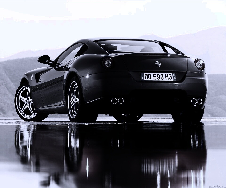 Ferrari в отражении обои