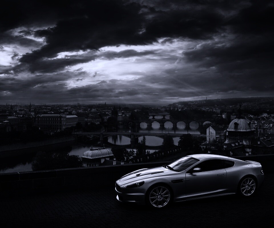Aston Martin в городе обои