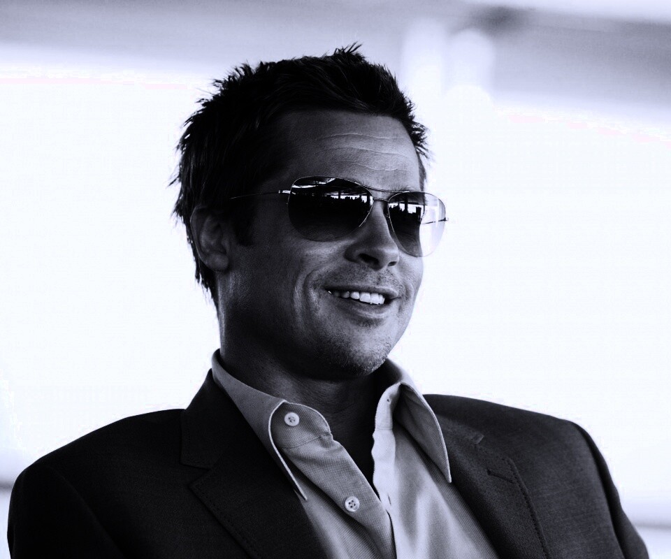 Брэд Питт в очках обои