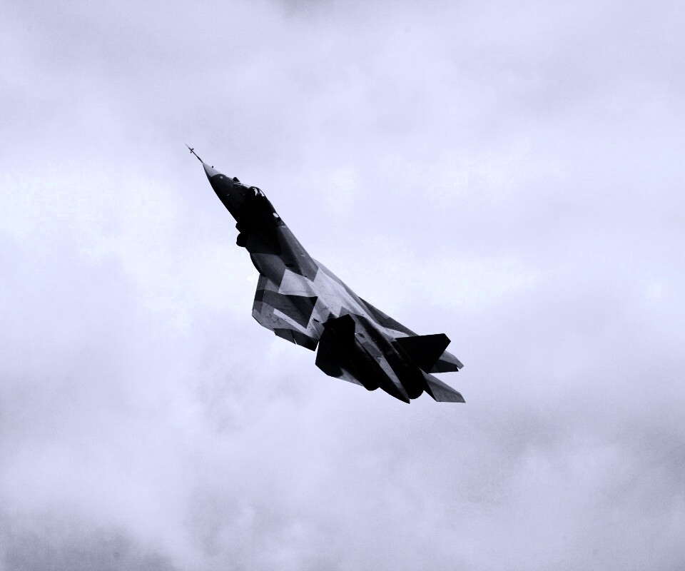 Истребитель взмывает вверх обои