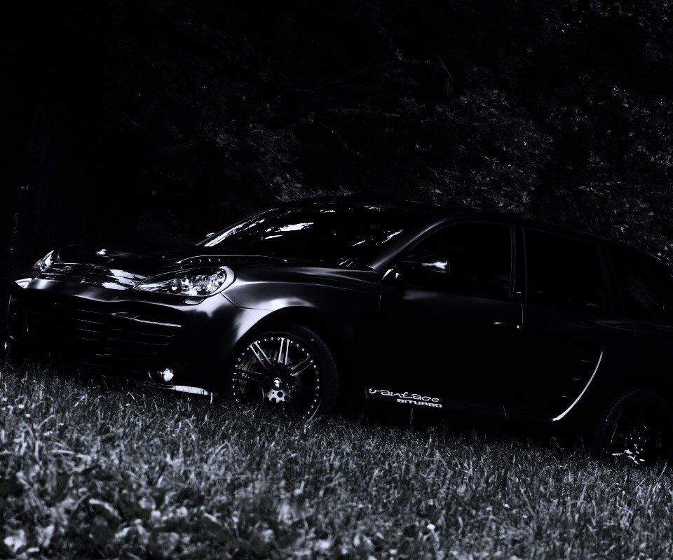 Концепт внедорожника в лесу обои