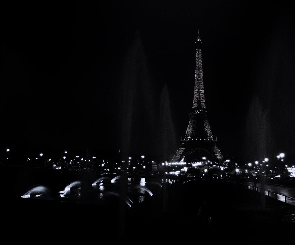 Фонтаны напротив башни Эйфеля обои