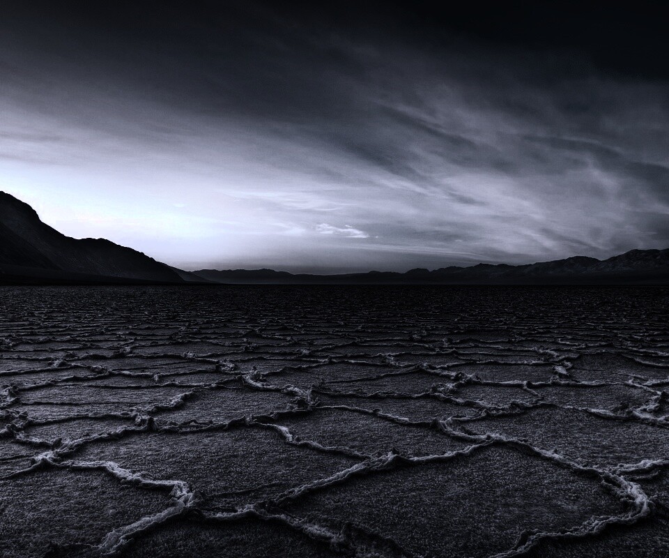 Высохшее пустынное озеро обои