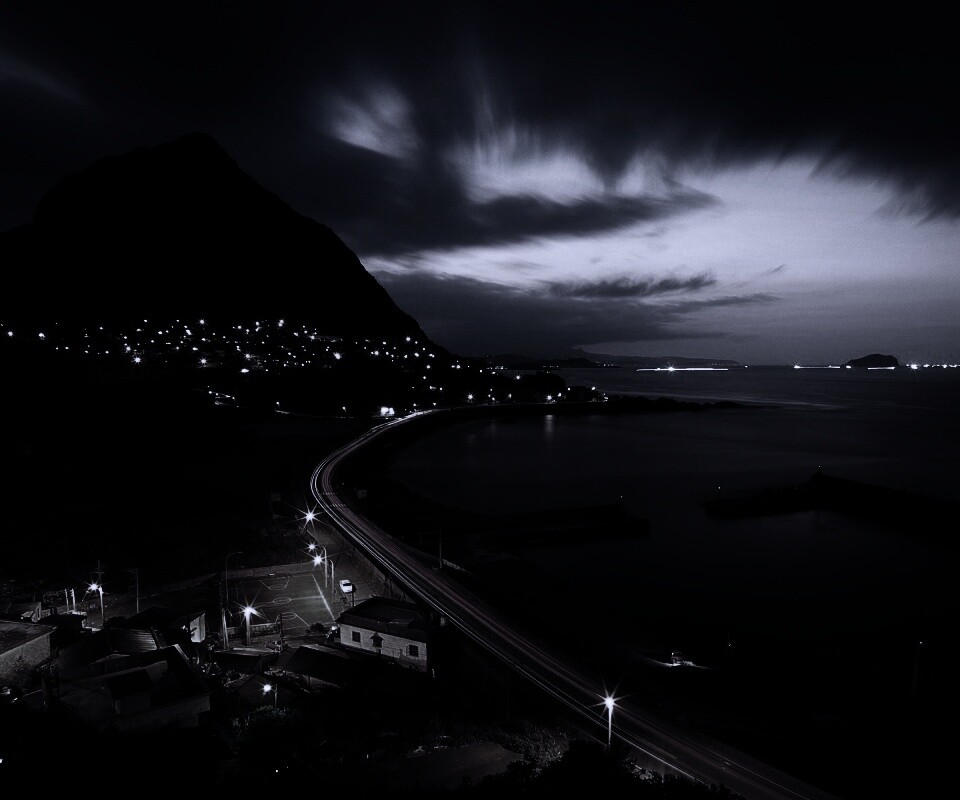 Городок у моря обои