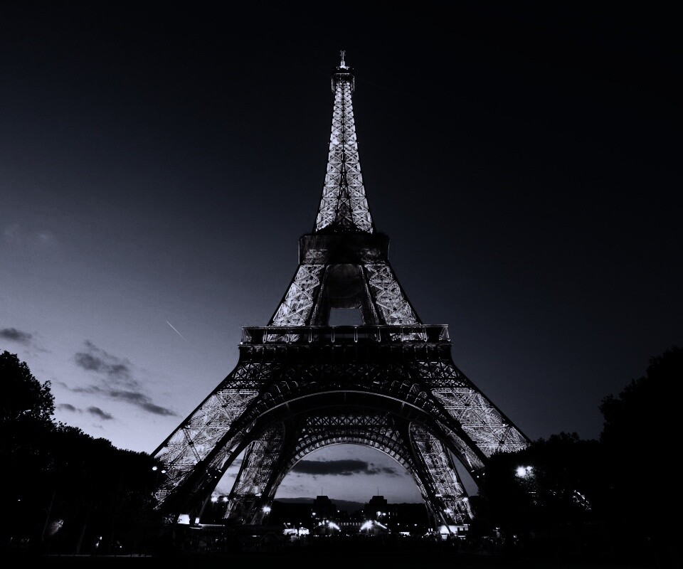 Светящаяся эйфелева башня обои