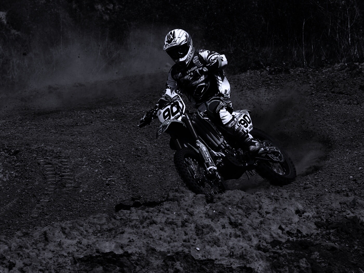 На мототреке обои