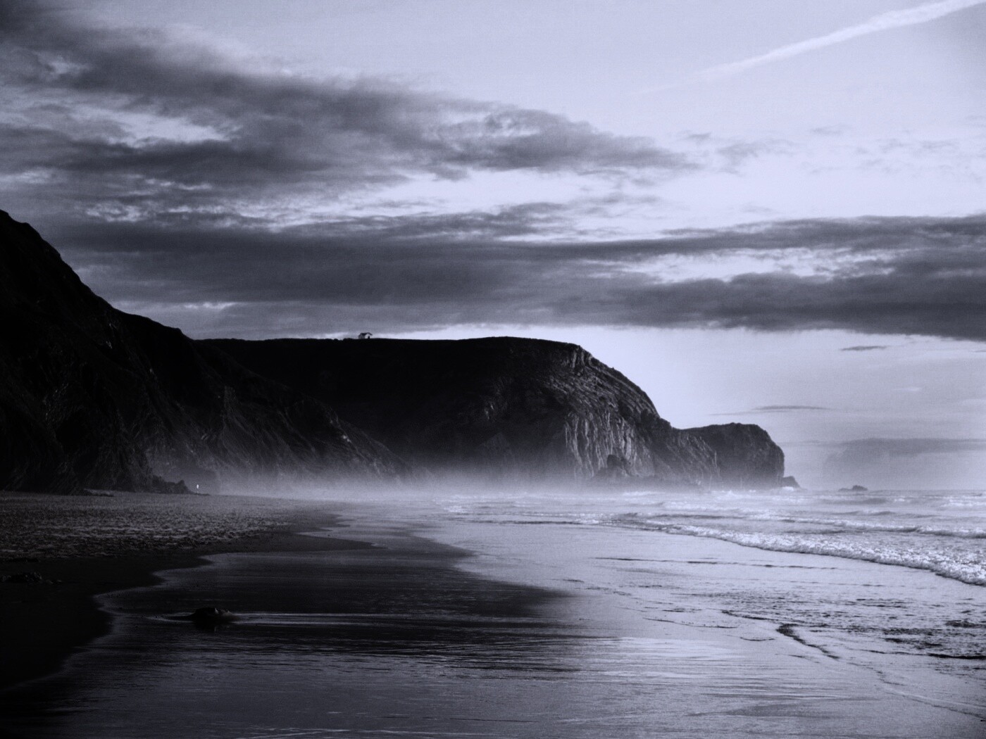 Горы уходящие в море обои