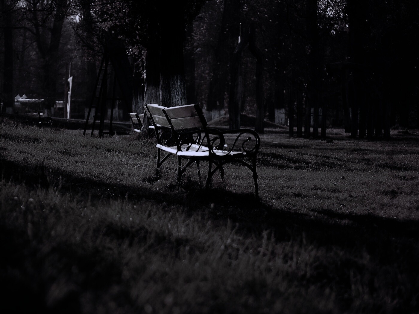 Скаймейка в осеннем парке обои