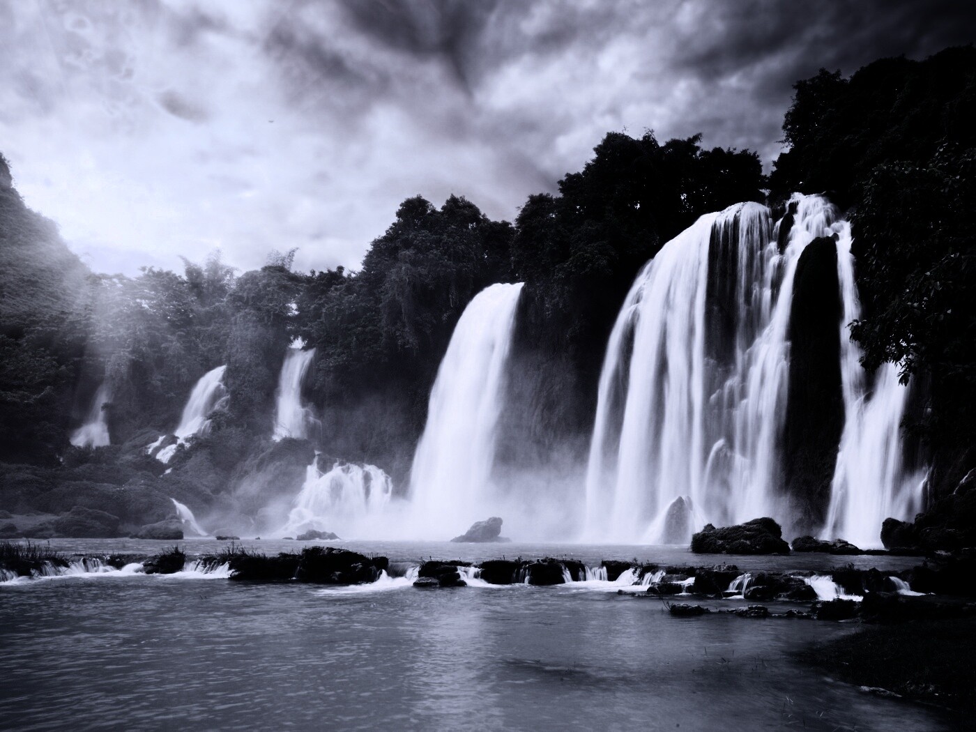 Водопады в джунглях обои