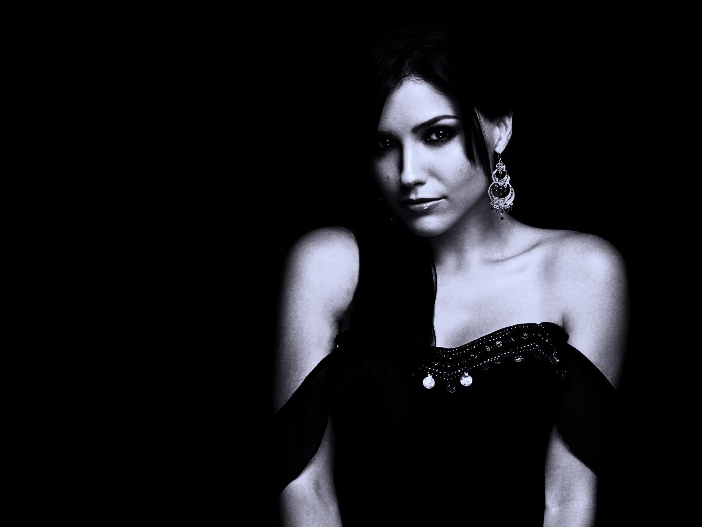 София Буш в черном платье обои