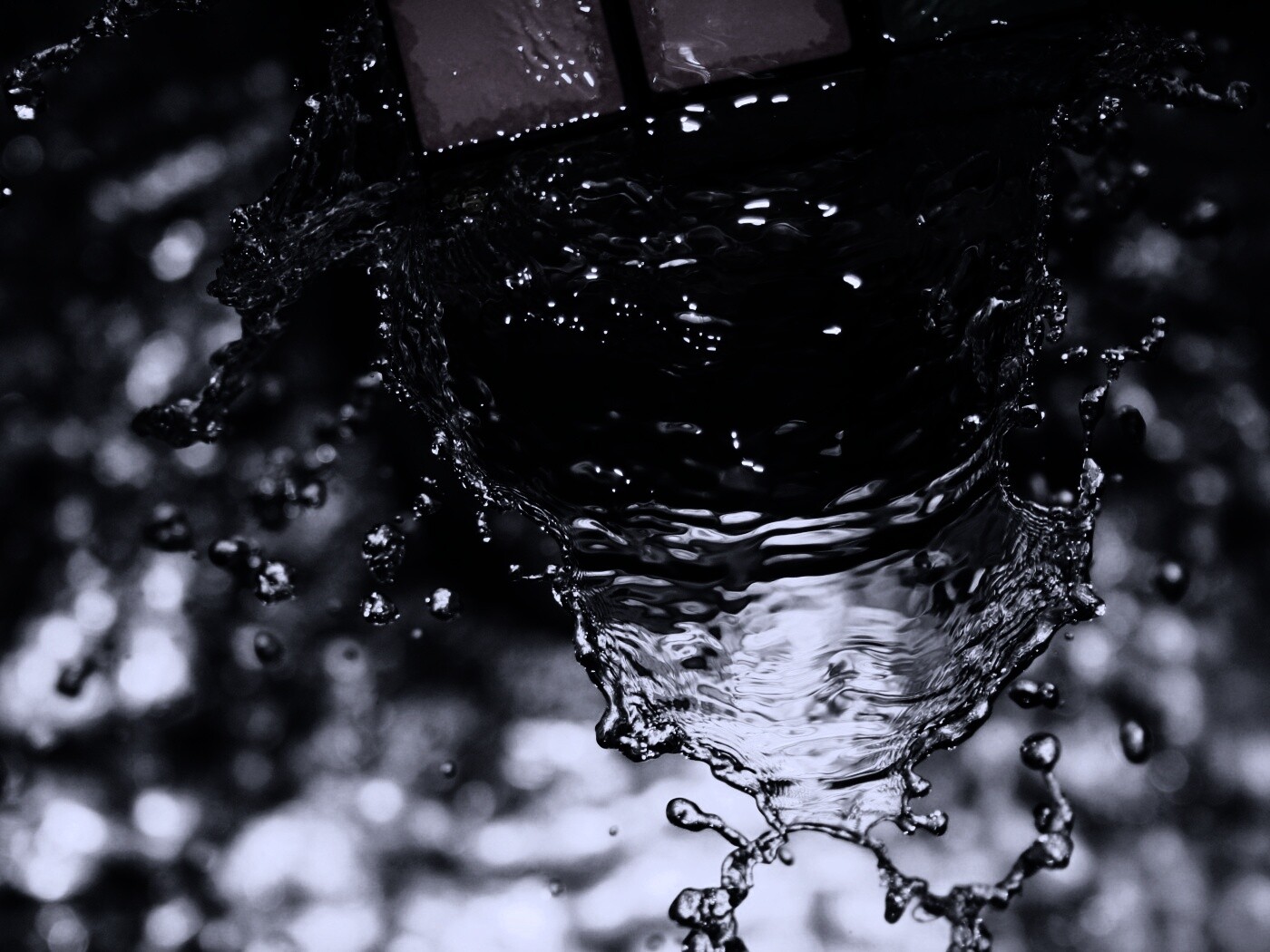 Кубик рубика в воде обои