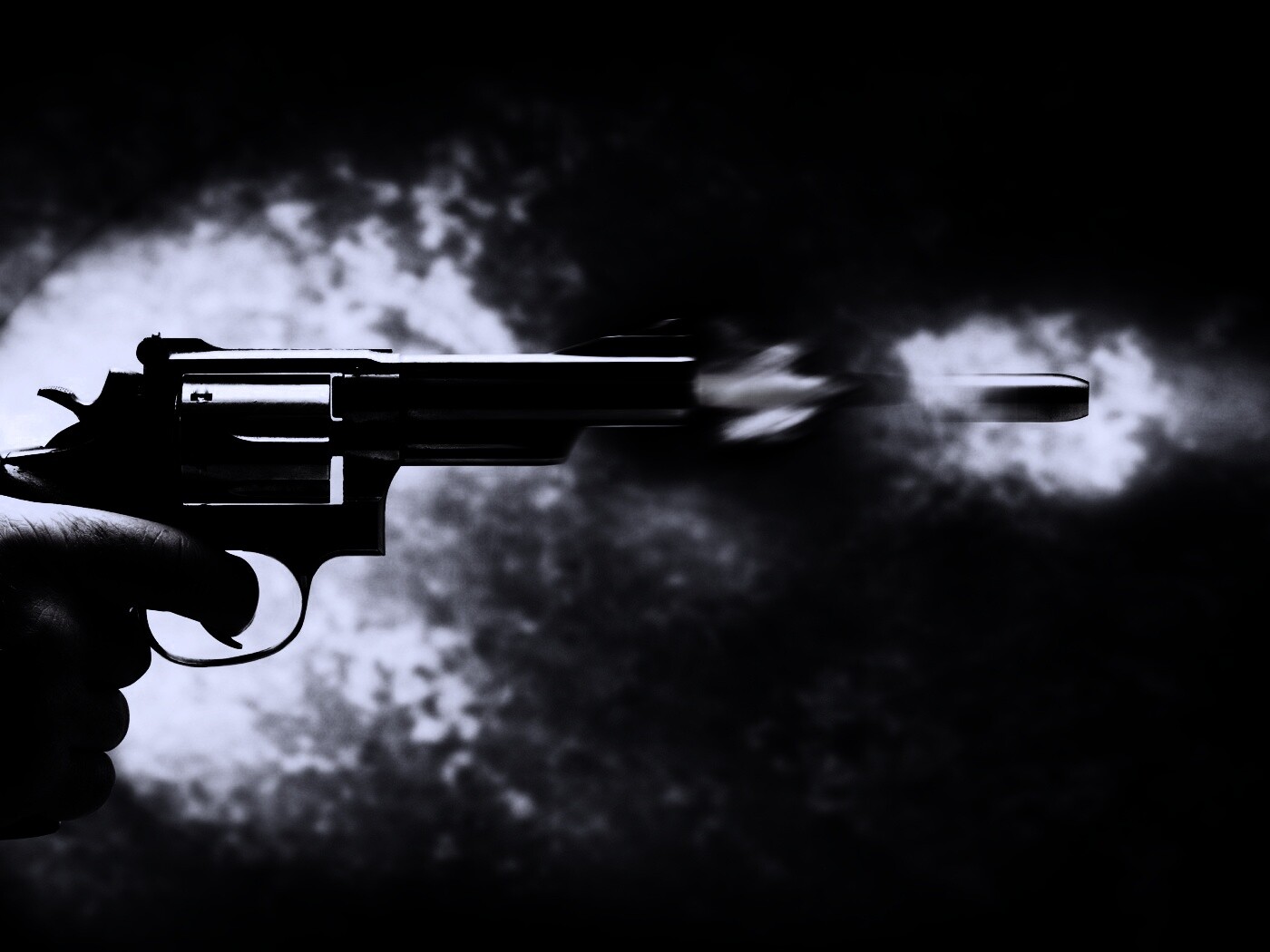 Выстрел из револьвера обои