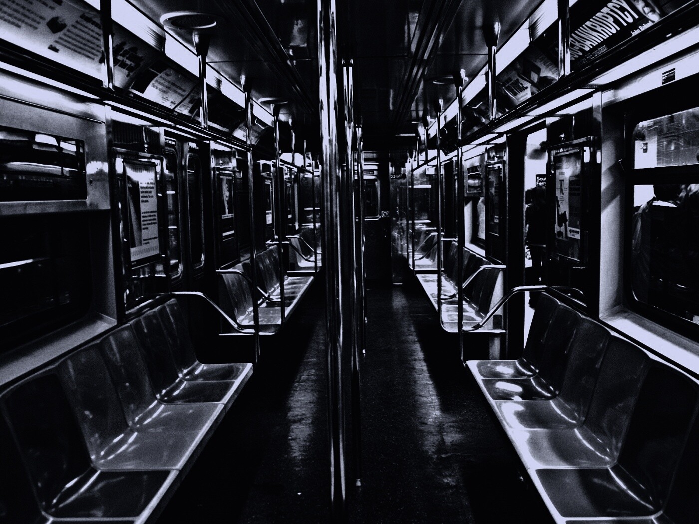 Пустой вагон метро обои
