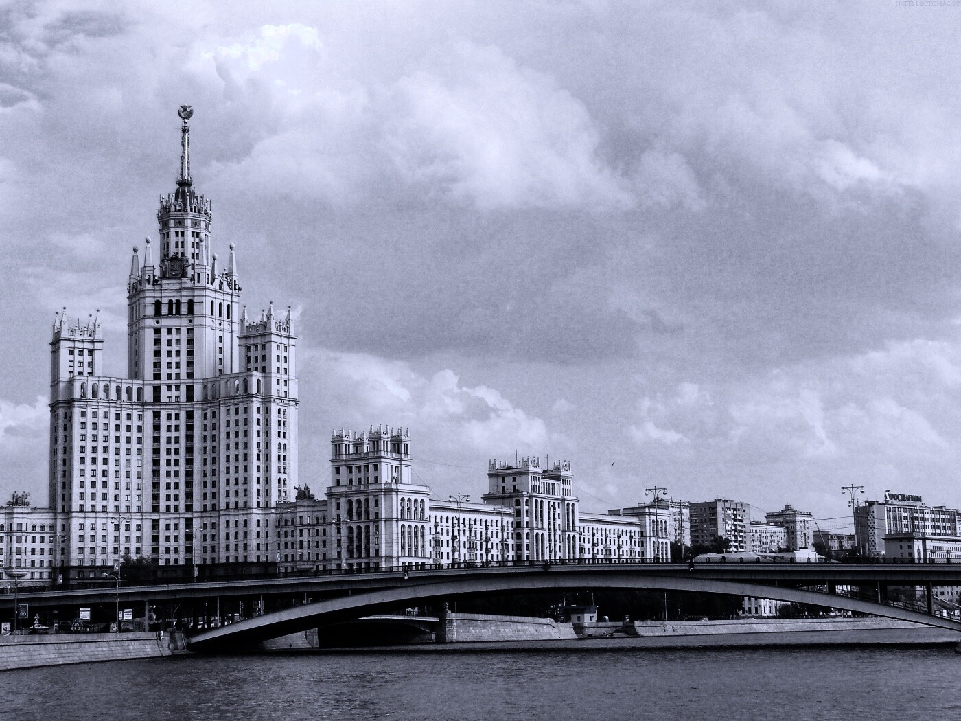 Высотка на Котельнической набережной обои