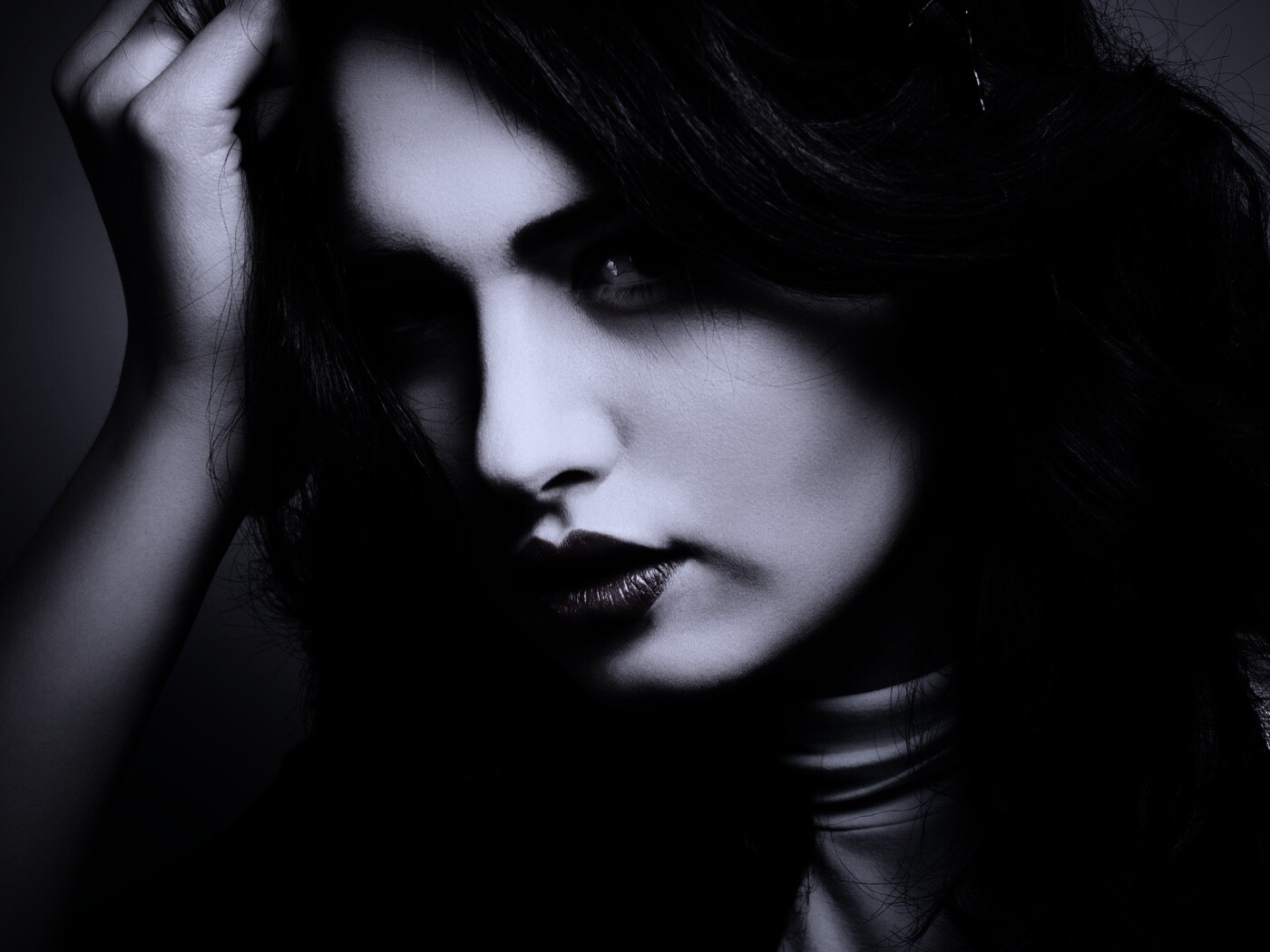 Модель с отличным макияжем обои