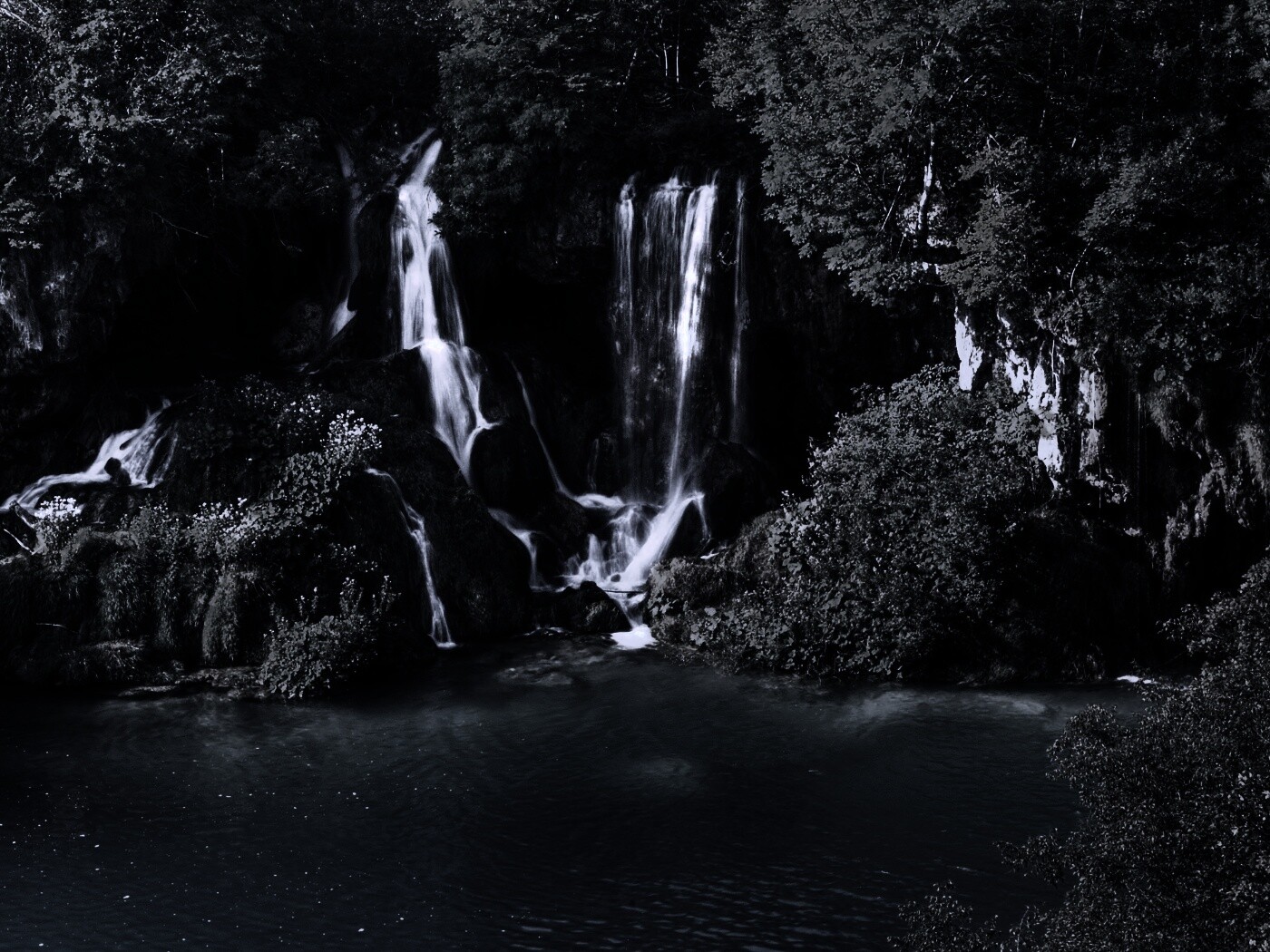 Водопад в дикой природе обои