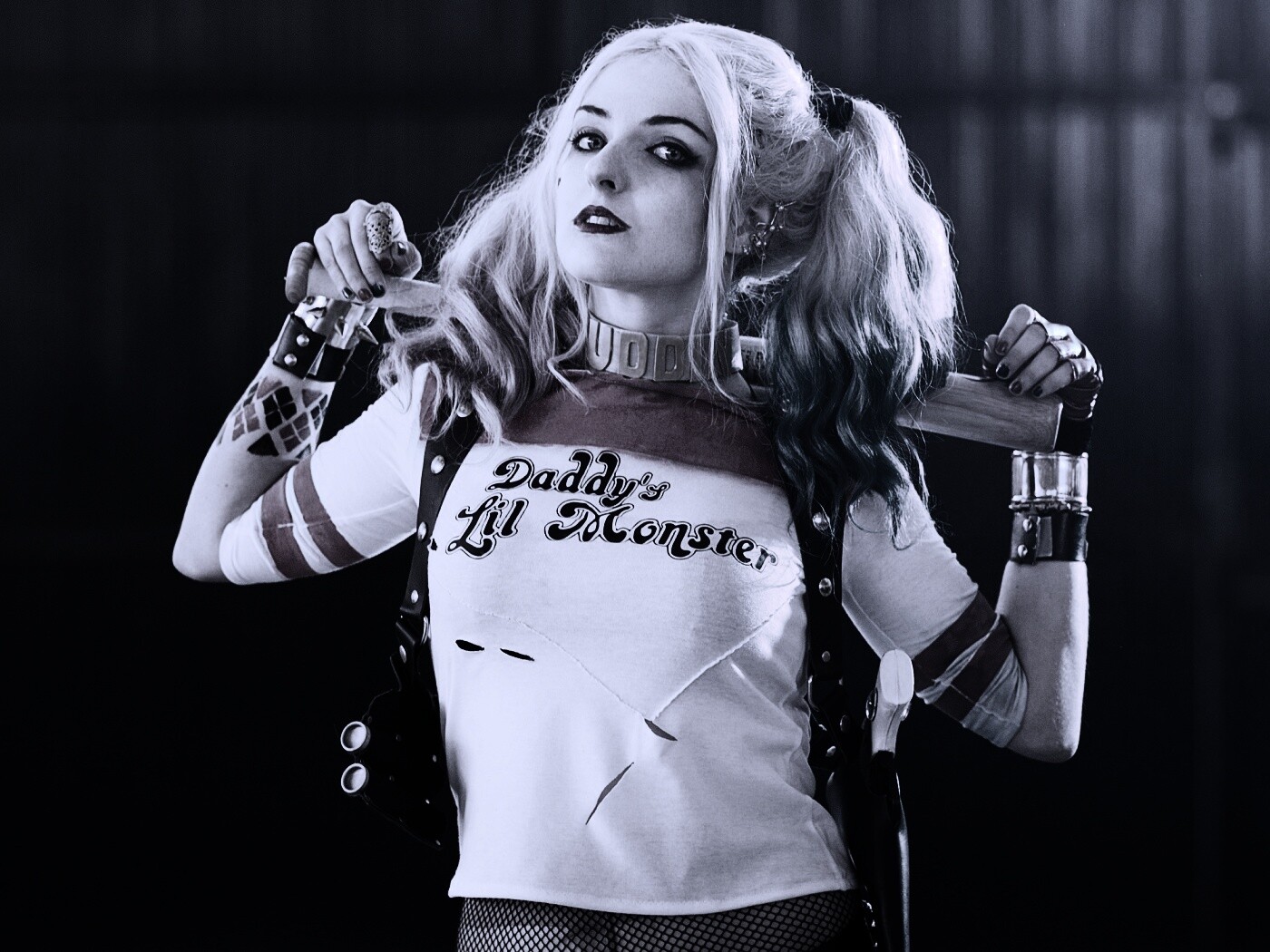 Daddy's lil monster обои