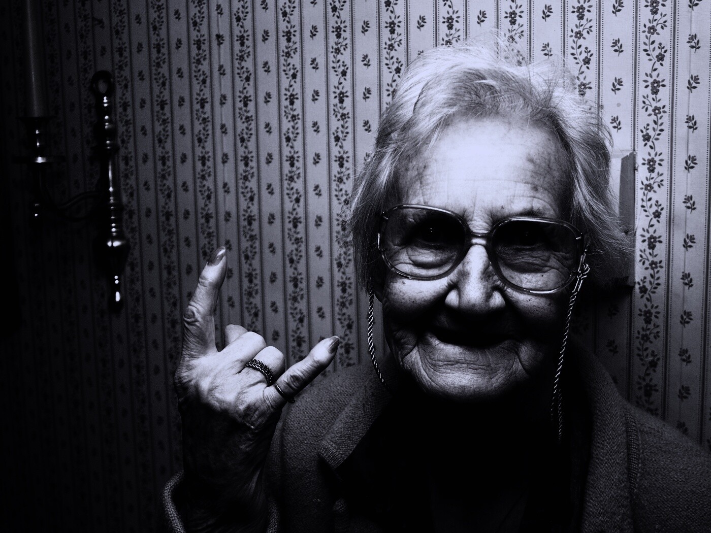 Чумовая бабуся обои