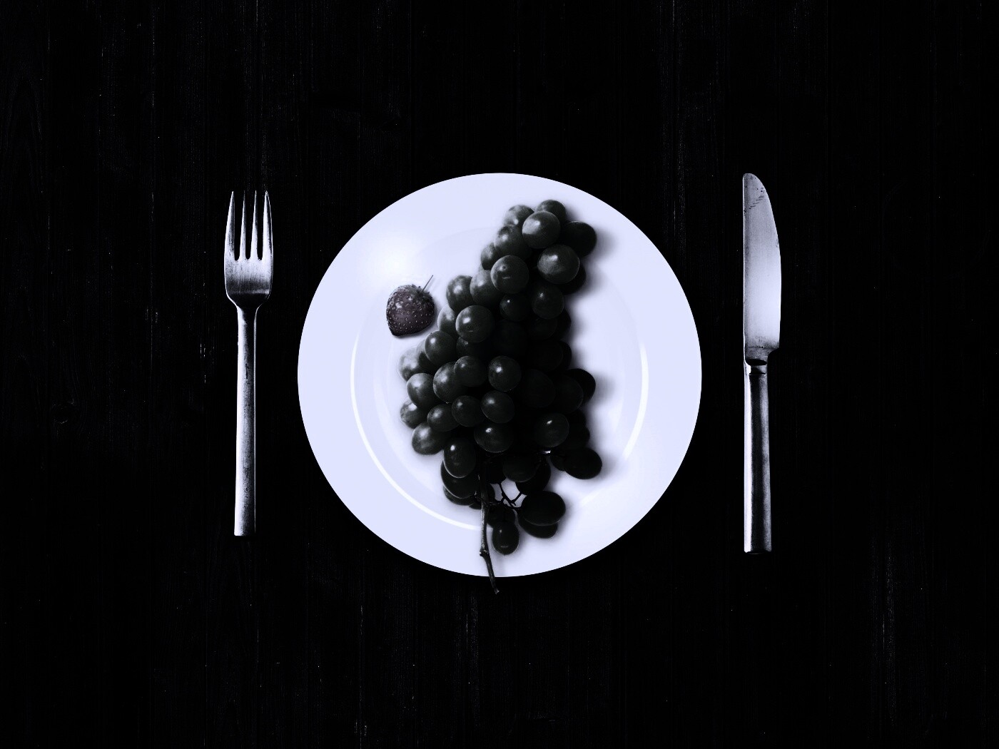 Виноград с клубникой обои