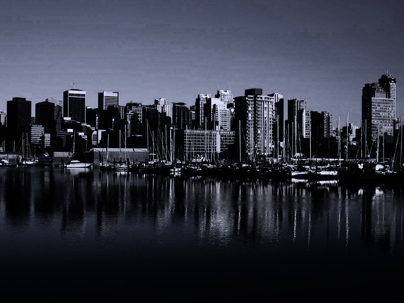 Город у воды обои