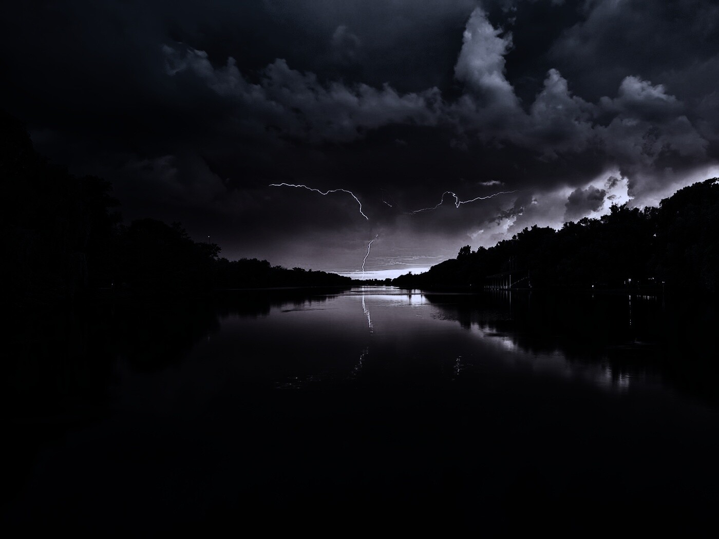 Молнии на фоне заката, стандартные обои mac обои