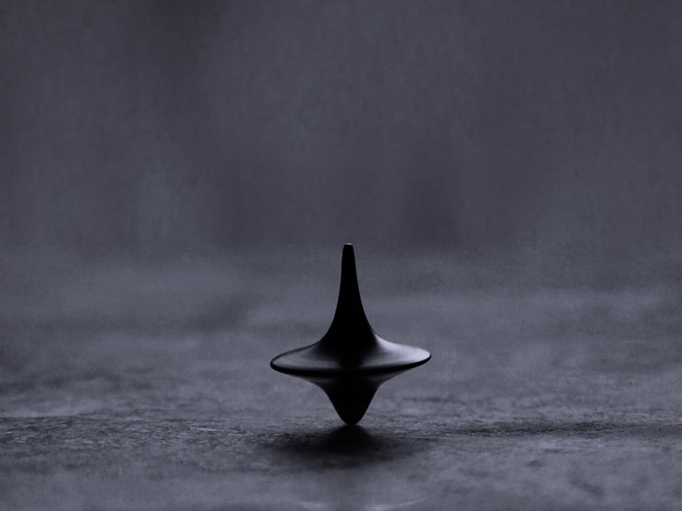 Волчок обои