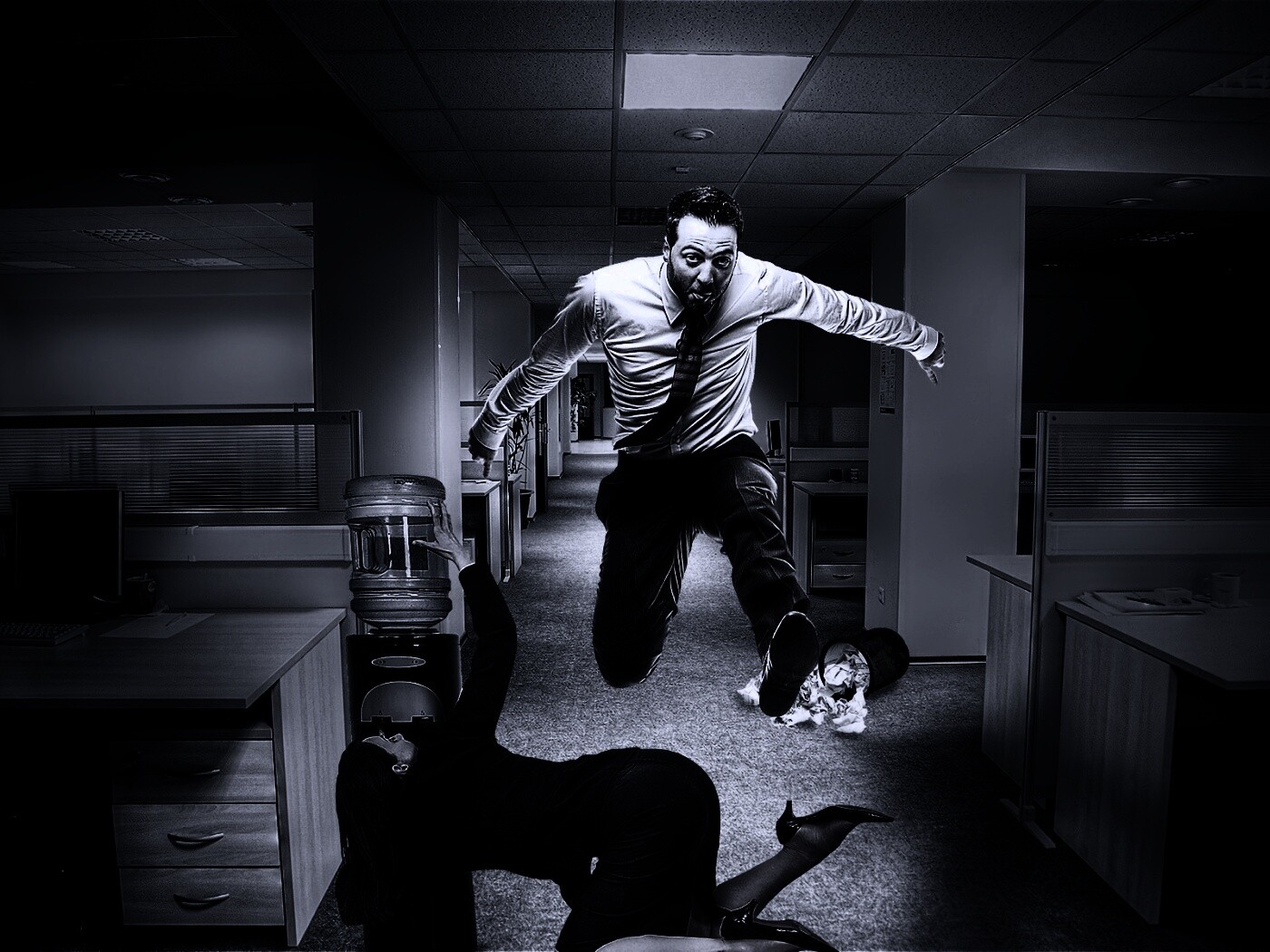 Ещё один день в офисе обои